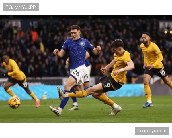 英超:马拉状态回暖,关键进球助球队逆转取胜 英超:马拉状态回暖,关键进球助球队逆转取胜