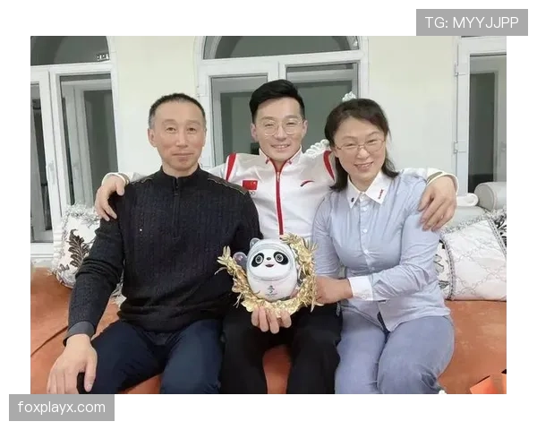 任子威训练完直接去奢侈品店刷卡，柜姐以为他是来拍综艺的